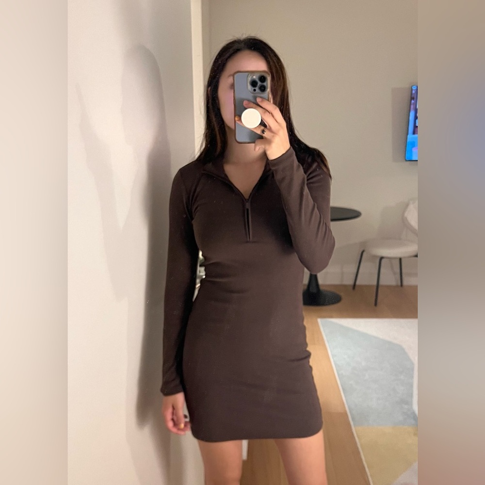 Aritzia Sunday Best - Half Zip Dress - size small